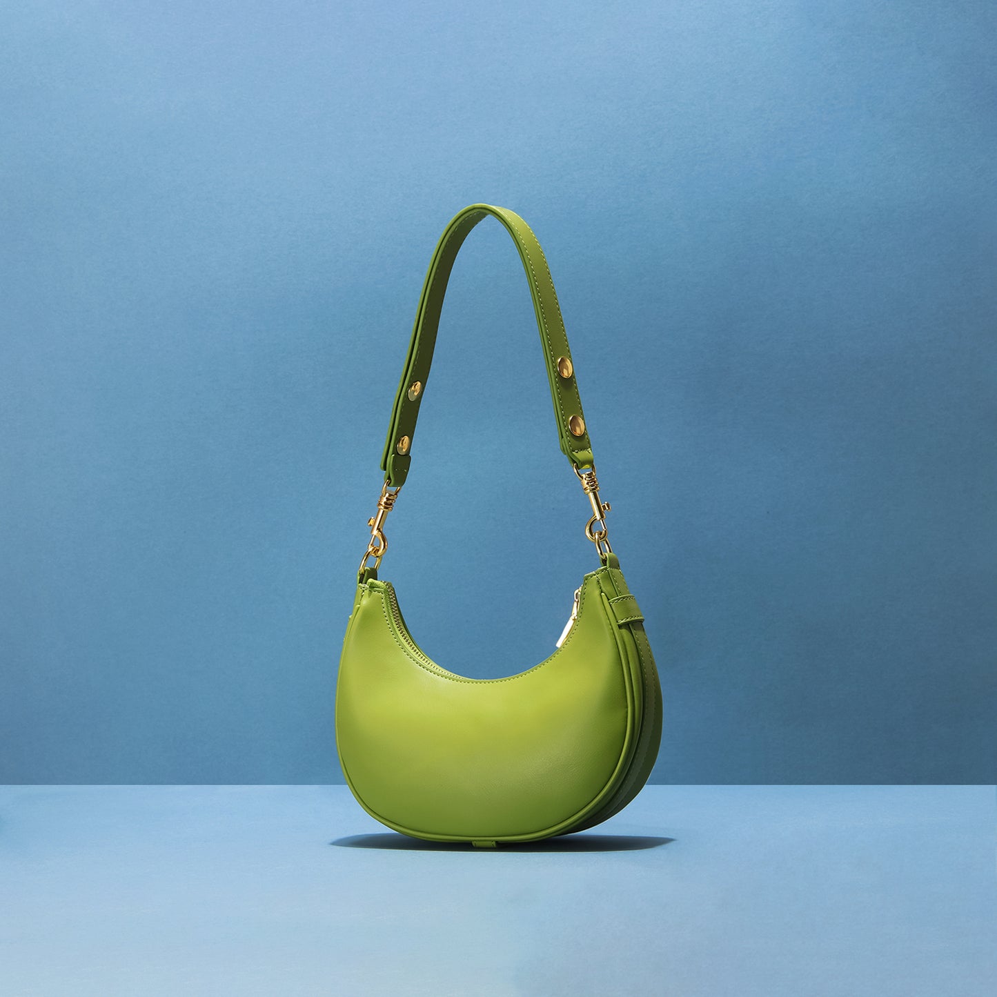 Soléa – sac bandoulière croissant en cuir